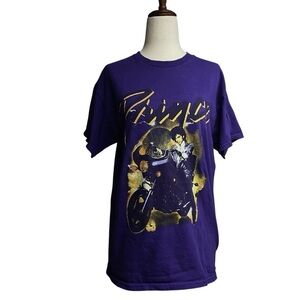 Prince Purple Rain Revolution Graphic T-Shirt Size Medium Officially Licensed